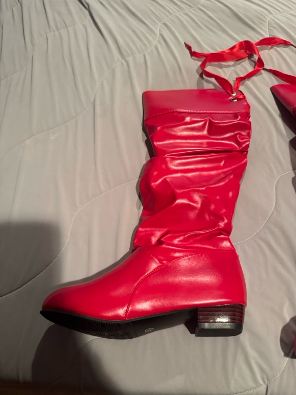 Women's Red Slouch Mid-Calf Tie-Back Heeled Boots